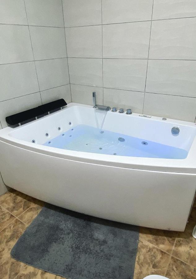 Casa Con Piscina, Villa Alarilla Fuentiduena de Tajo Exterior foto