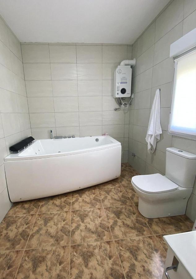 Casa Con Piscina, Villa Alarilla Fuentiduena de Tajo Exterior foto